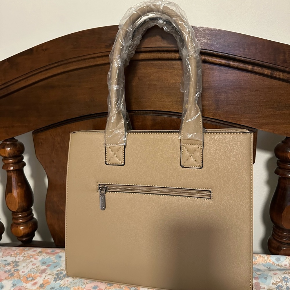 Wrangler Tan Tote Bag with Braided Detailing - Picture 3 of 5